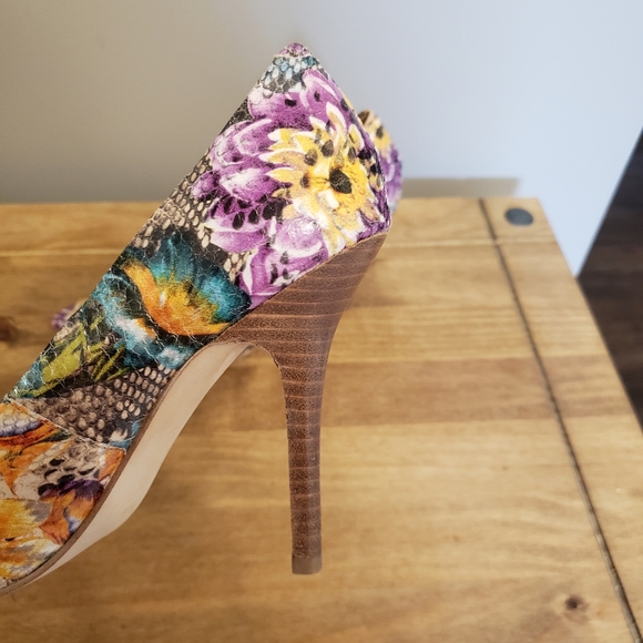 Floral Guess heels - Picture 4 of 10